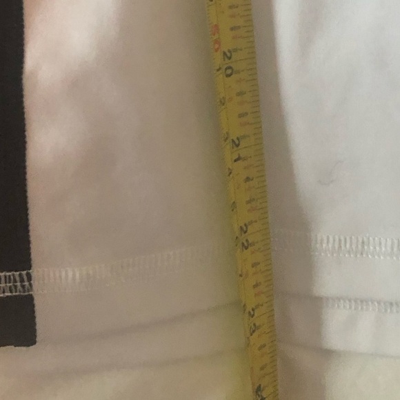 NWOT Lululemon Athletica size 0 Black and  White tank - Picture 3 of 12